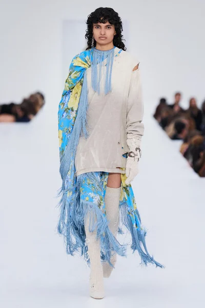 Look 29